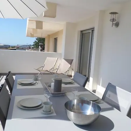 3 Pieces En Dernier Etage, Terrasse, Parking 昂蒂布