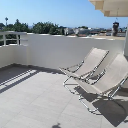 3 Pieces En Dernier Etage, Terrasse, Parking 昂蒂布