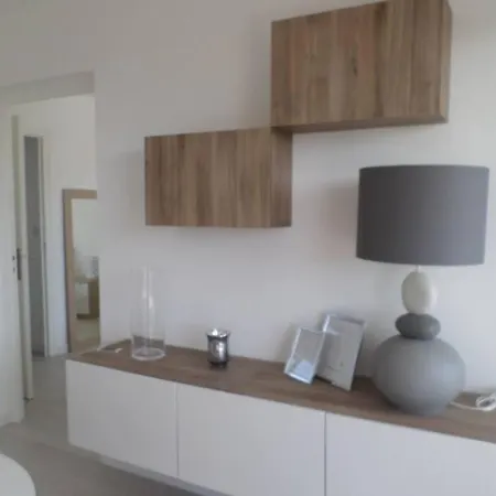 3 Pieces En Dernier Etage, Terrasse, Parking 昂蒂布